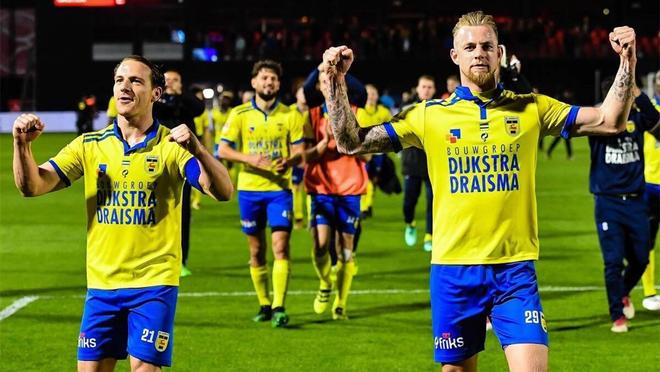 献他们在高 献他们在高